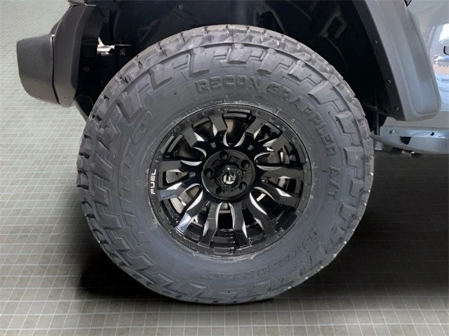 2025 Jeep JL Wrangler - Image 11 of 21