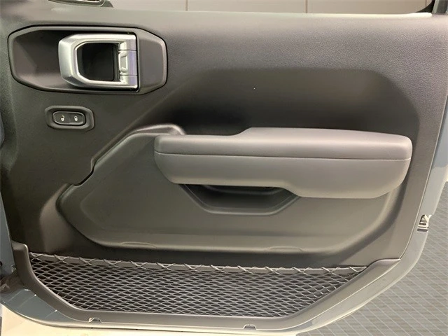 2025 Jeep JL Wrangler - Image 16 of 21