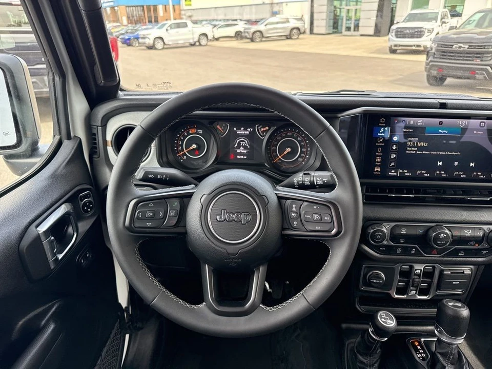 2025 Jeep JL Wrangler - Image 13 of 31