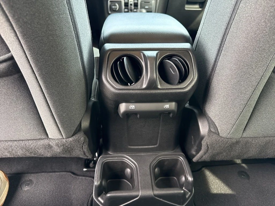 2025 Jeep JL Wrangler - Image 11 of 31