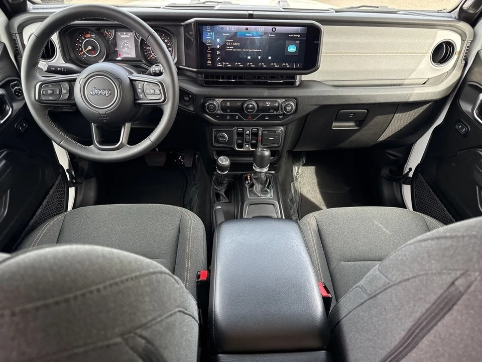 2025 Jeep JL Wrangler - Image 12 of 31