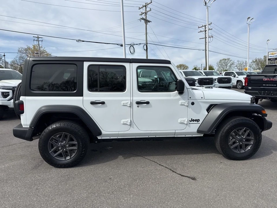 2025 Jeep JL Wrangler - Image 6 of 31