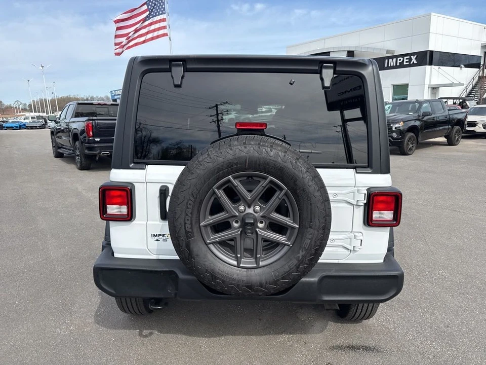 2025 Jeep JL Wrangler - Image 4 of 31