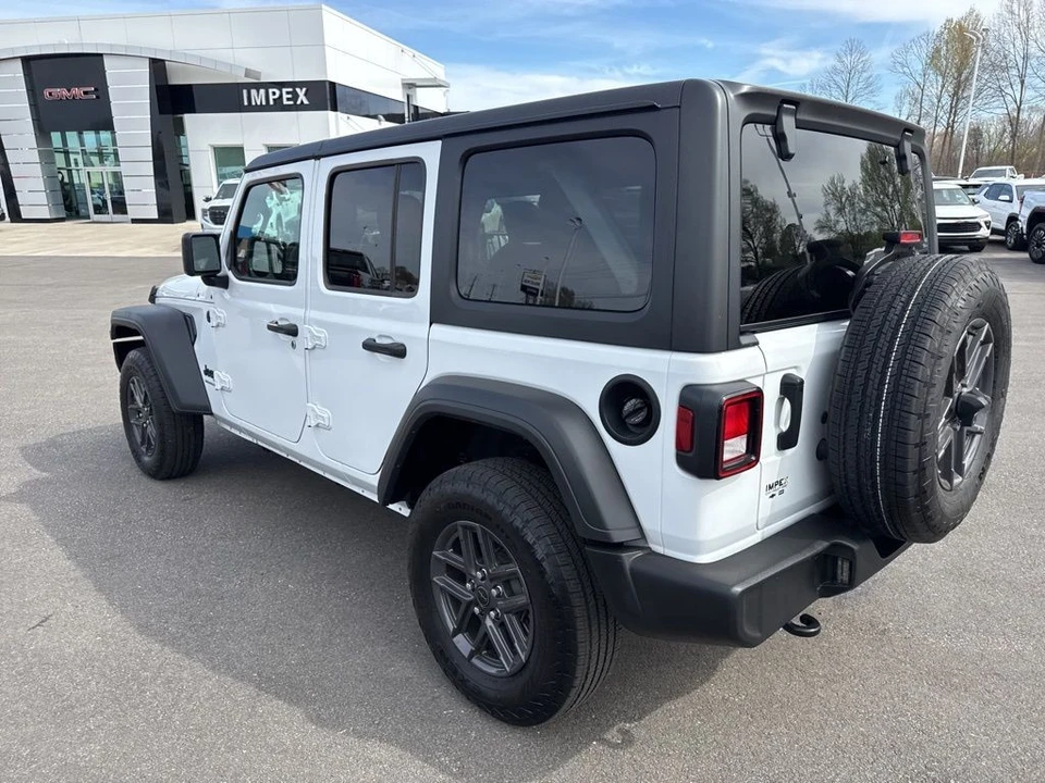 2025 Jeep JL Wrangler - Image 3 of 21