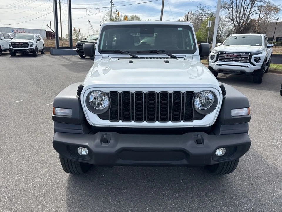2025 Jeep JL Wrangler - Image 8 of 31