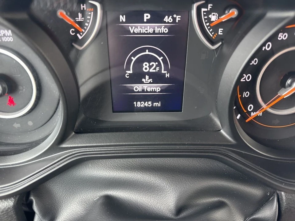 2025 Jeep JL Wrangler - Image 24 of 31