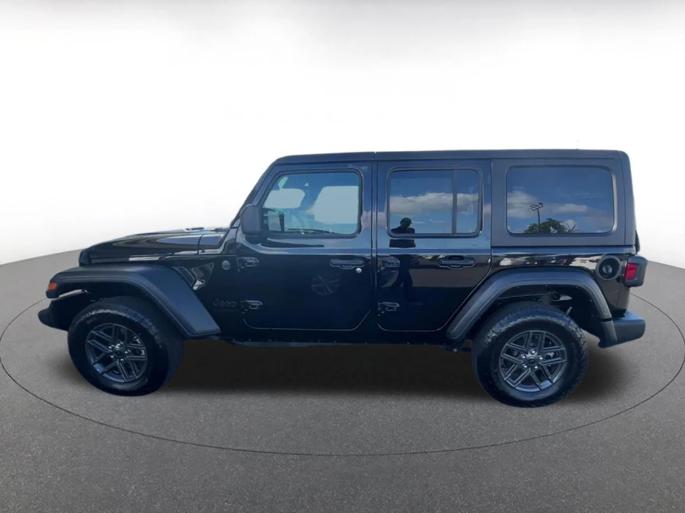 2025 Jeep JL Wrangler - Image 9 of 31