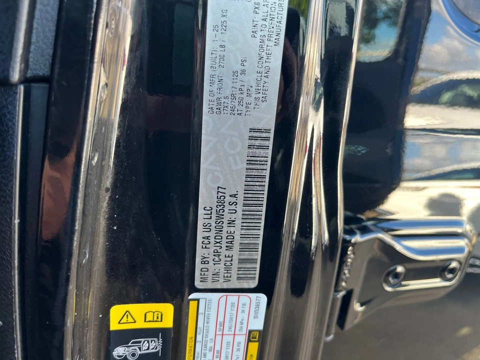 2025 Jeep JL Wrangler - Image 29 of 31