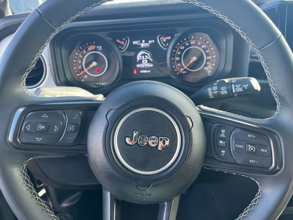 2025 Jeep JL Wrangler - Image 28 of 31