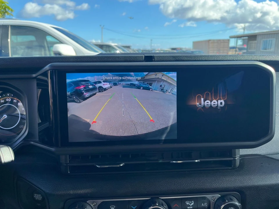 2025 Jeep JL Wrangler - Image 24 of 31