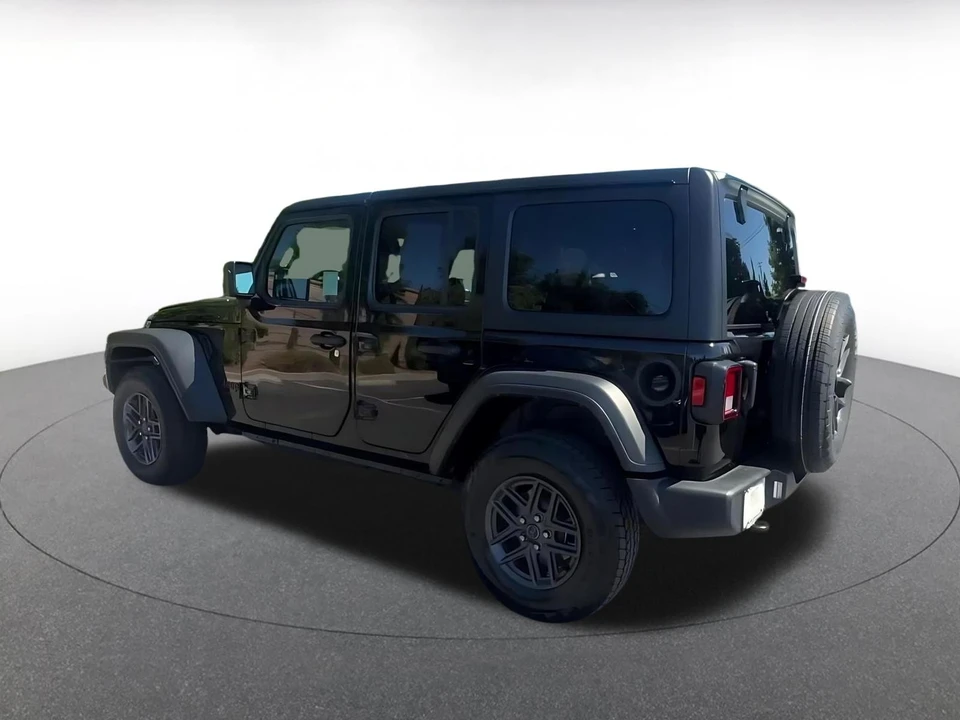 2025 Jeep JL Wrangler - Image 11 of 31
