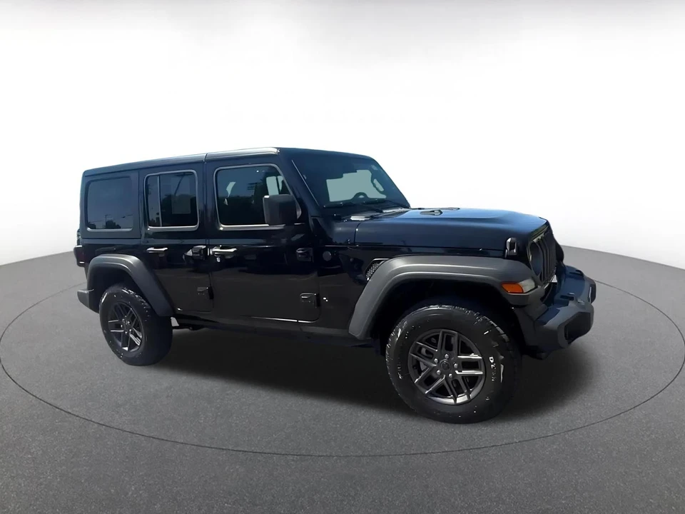 2025 Jeep JL Wrangler - Image 2 of 31