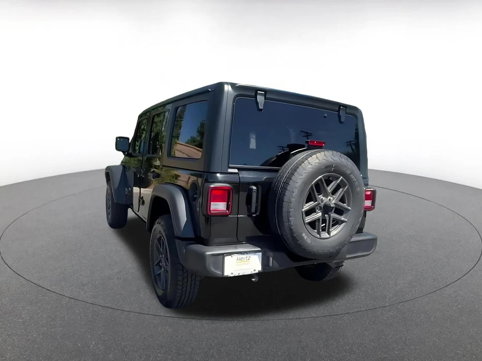 2025 Jeep JL Wrangler - Image 16 of 31