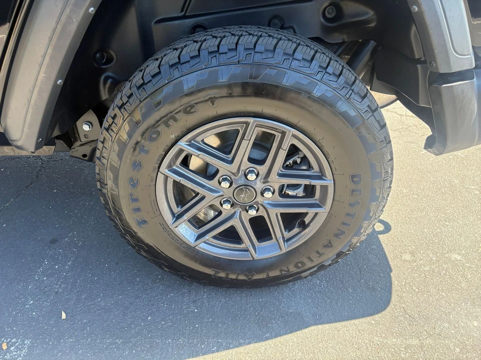 2025 Jeep JL Wrangler - Image 30 of 31