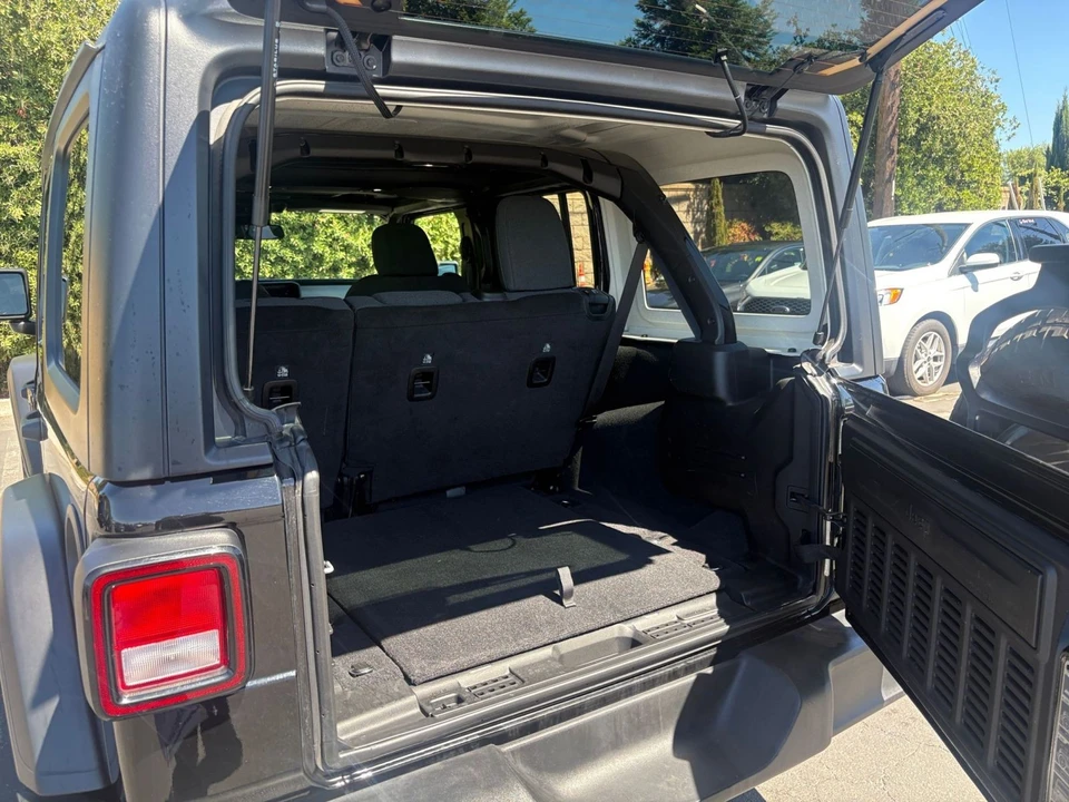 2025 Jeep JL Wrangler - Image 31 of 31