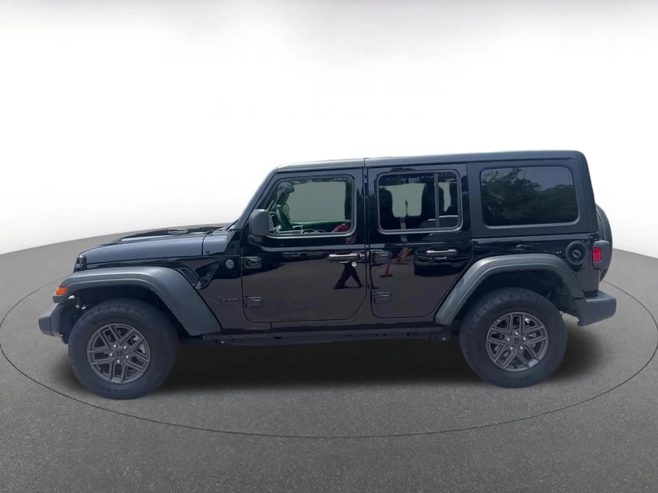 2025 Jeep JL Wrangler - Image 8 of 31