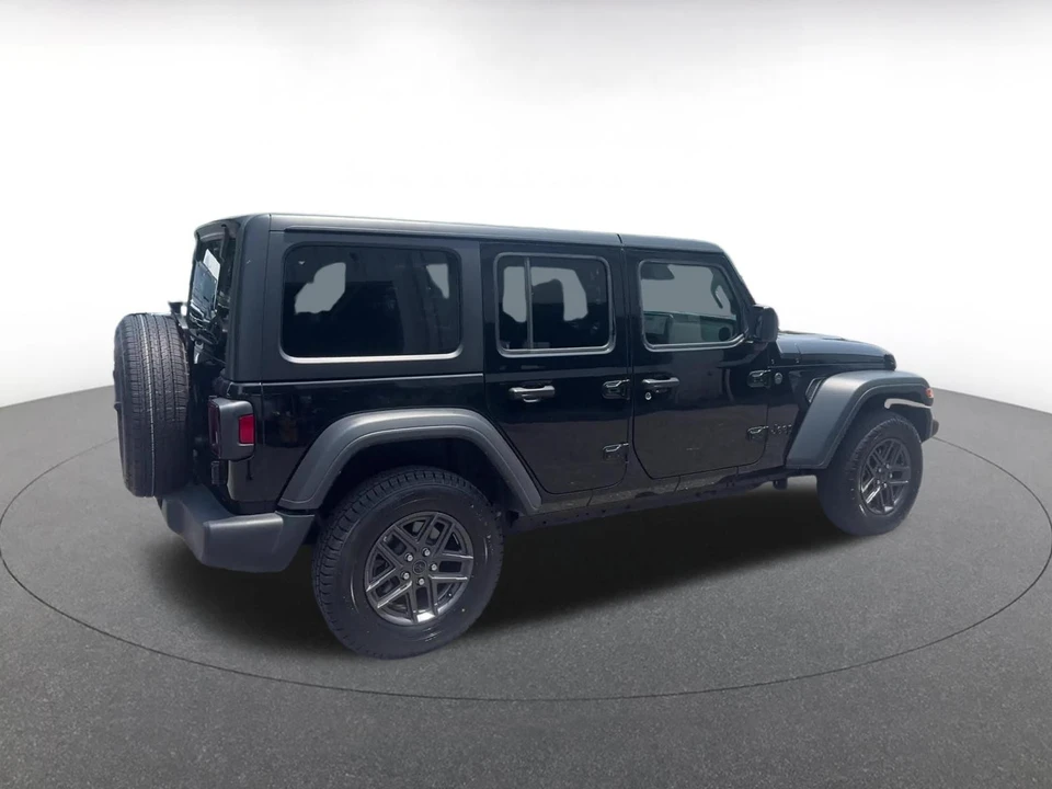 2025 Jeep JL Wrangler - Image 14 of 31