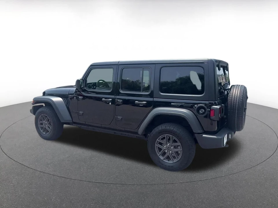 2025 Jeep JL Wrangler - Image 9 of 31