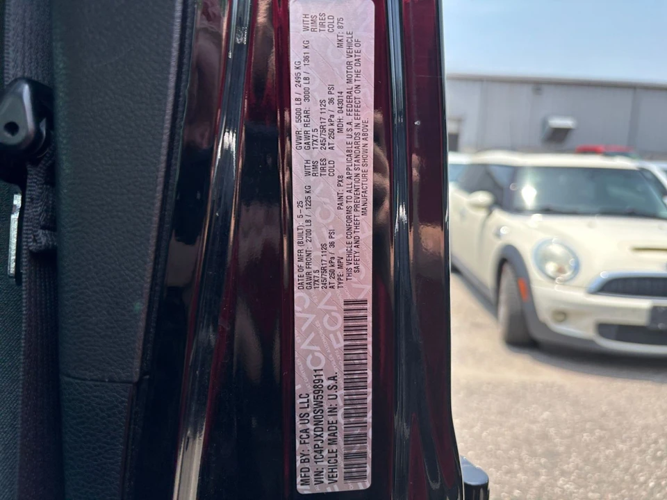2025 Jeep JL Wrangler - Image 29 of 31