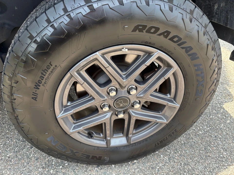 2025 Jeep JL Wrangler - Image 30 of 31