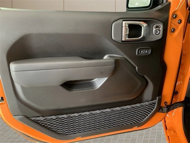 2025 Jeep JL Wrangler - Image 16 of 21