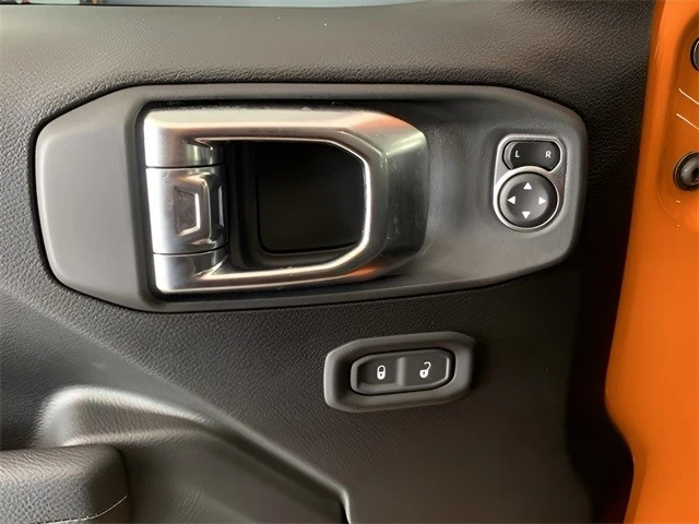 2025 Jeep JL Wrangler - Image 17 of 21