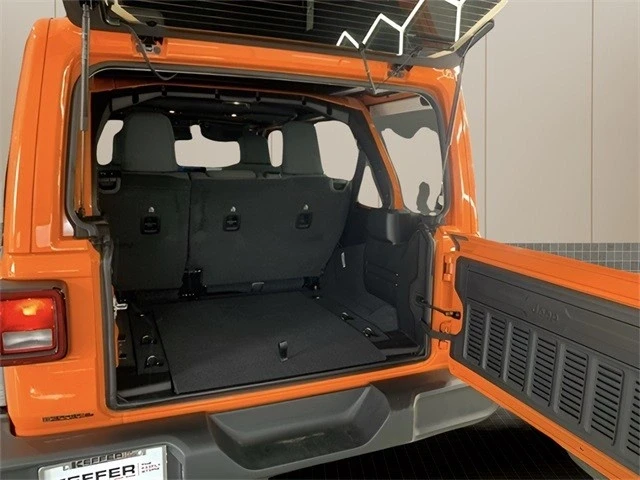 2025 Jeep JL Wrangler - Image 15 of 21