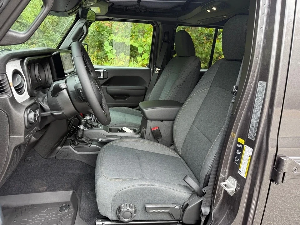 2025 Jeep JL Wrangler - Image 12 of 21
