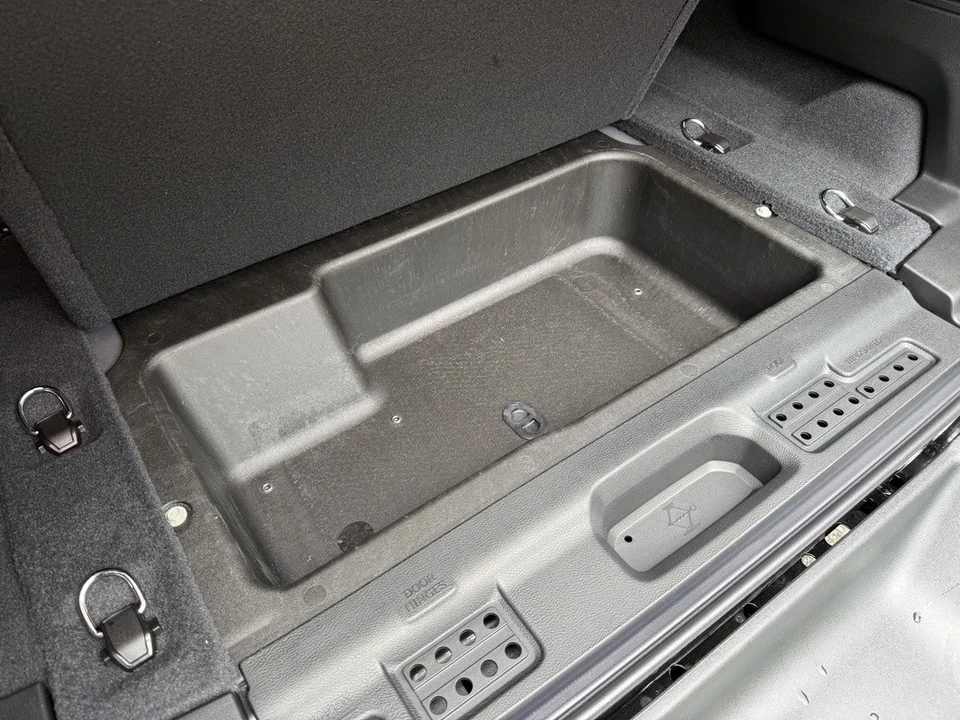2025 Jeep JL Wrangler - Image 18 of 21