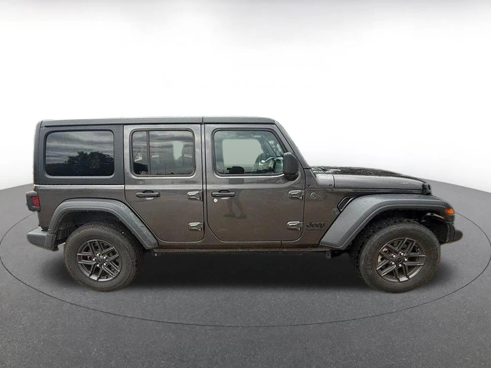 2025 Jeep JL Wrangler - Image 8 of 13