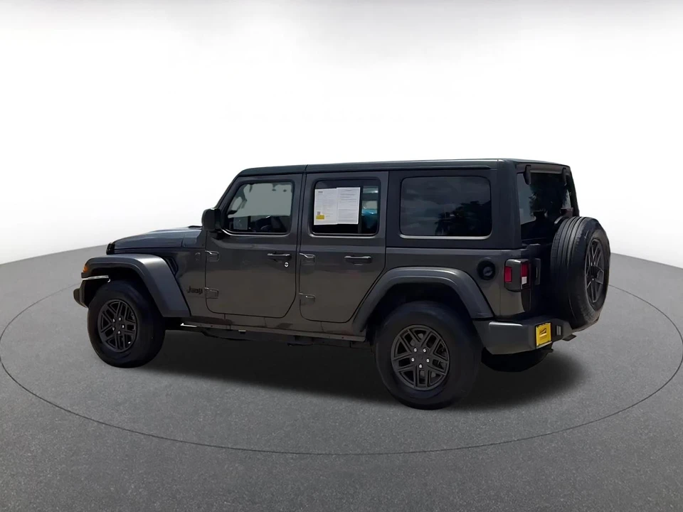 2025 Jeep JL Wrangler - Image 12 of 31