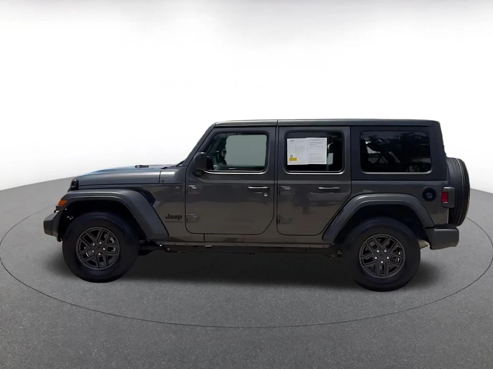 2025 Jeep JL Wrangler - Image 11 of 31