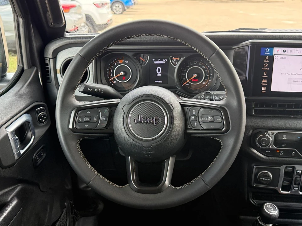 2025 Jeep JL Wrangler - Image 30 of 31