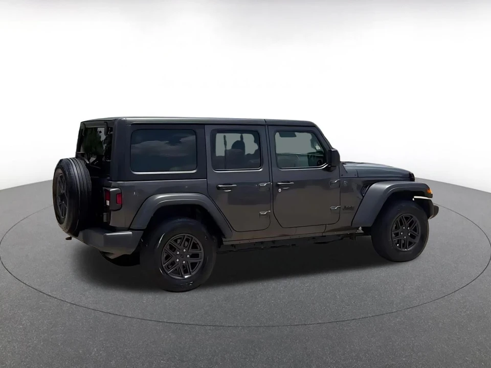 2025 Jeep JL Wrangler - Image 17 of 31