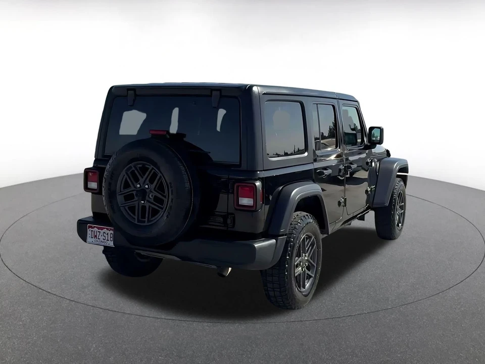 2025 Jeep JL Wrangler - Image 15 of 31