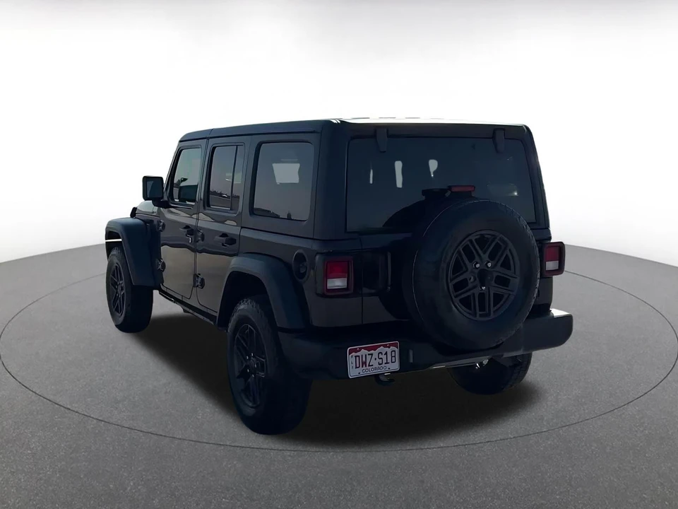 2025 Jeep JL Wrangler - Image 12 of 31