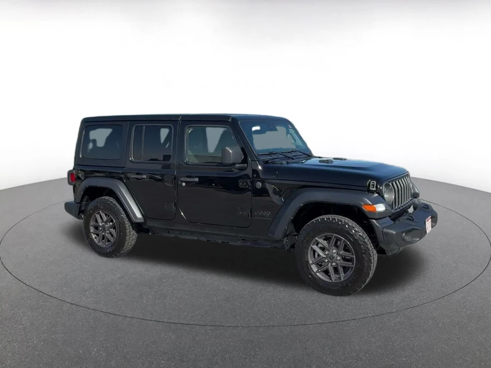 2025 Jeep JL Wrangler - Image 2 of 31