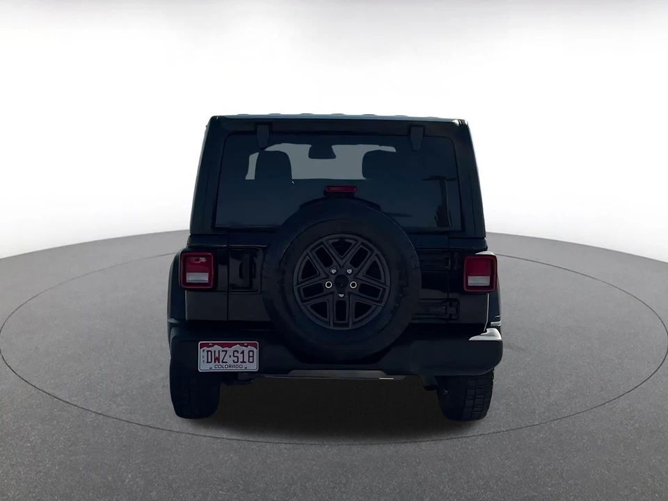 2025 Jeep JL Wrangler - Image 14 of 31