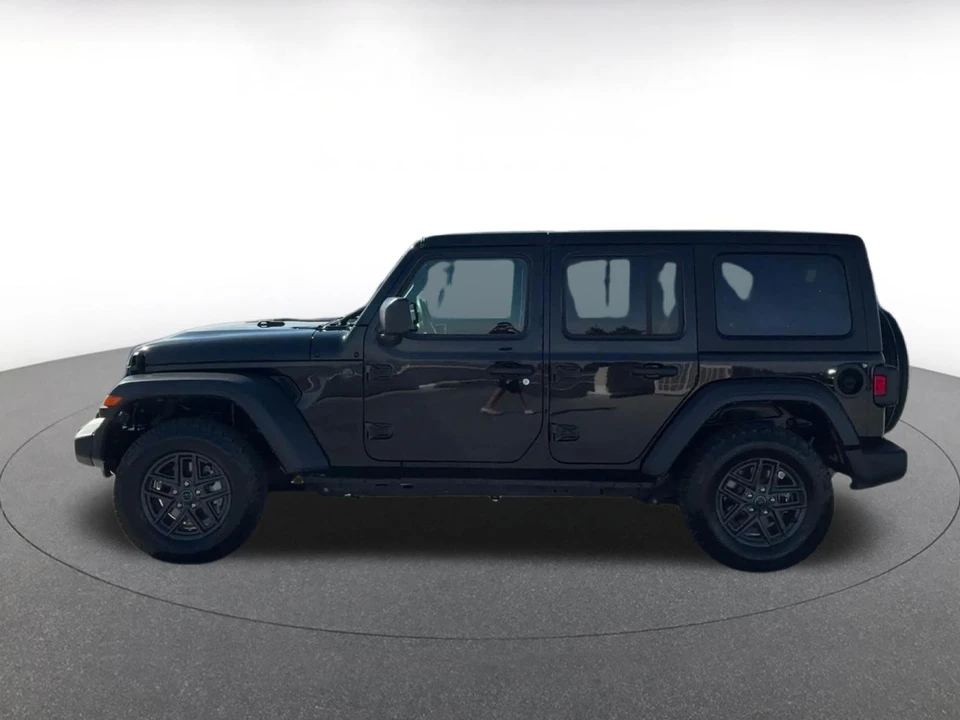 2025 Jeep JL Wrangler - Image 9 of 31