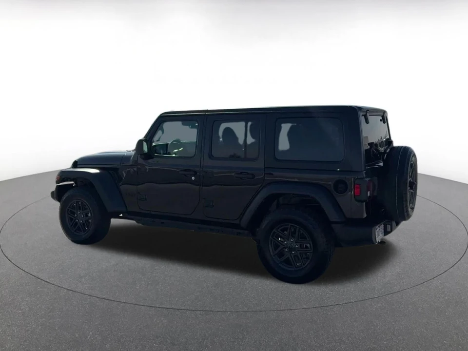2025 Jeep JL Wrangler - Image 11 of 31