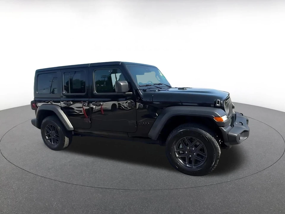 2025 Jeep JL Wrangler - Image 2 of 31