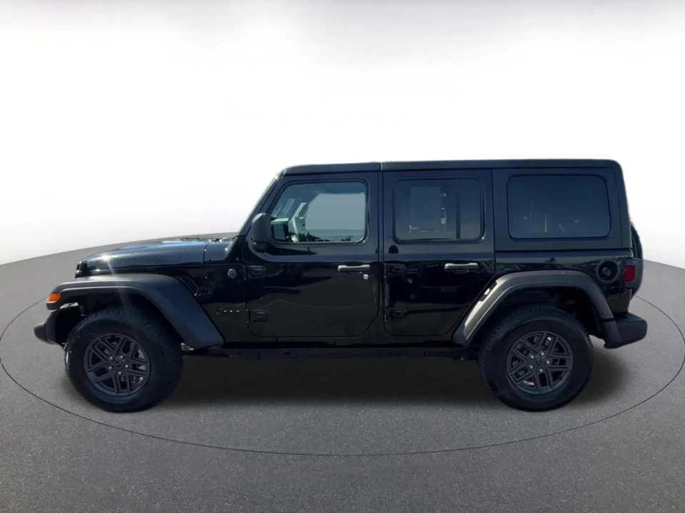 2025 Jeep JL Wrangler - Image 11 of 31