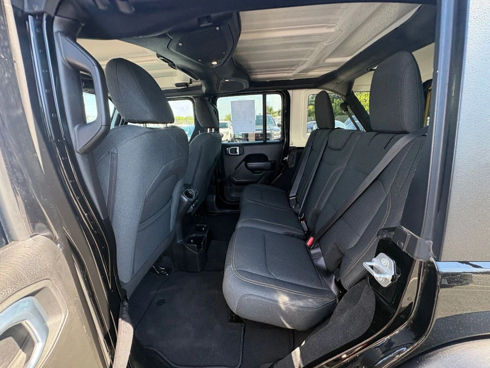 2025 Jeep JL Wrangler - Image 26 of 31