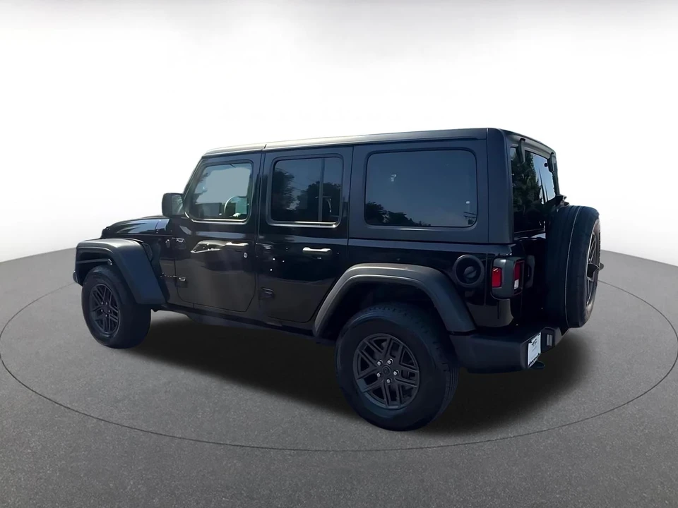 2025 Jeep JL Wrangler - Image 12 of 31