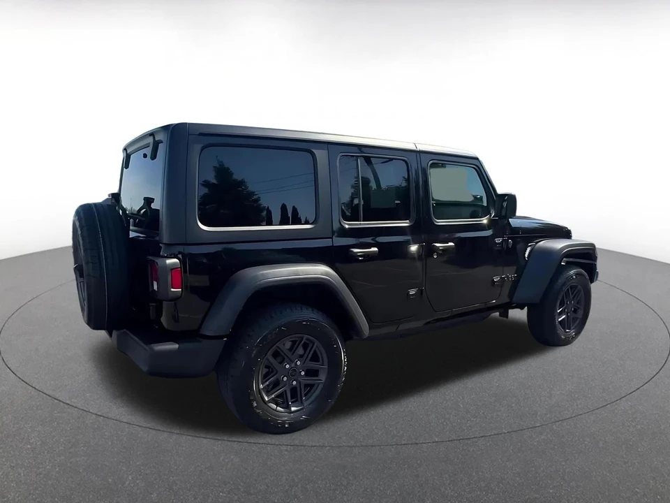 2025 Jeep JL Wrangler - Image 14 of 31
