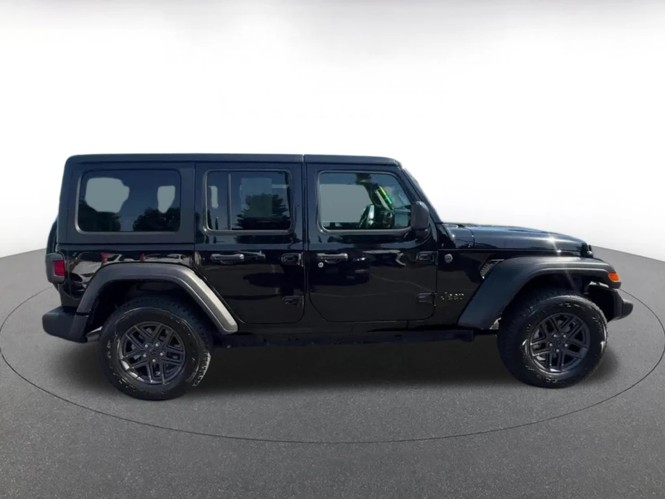 2025 Jeep JL Wrangler - Image 18 of 31