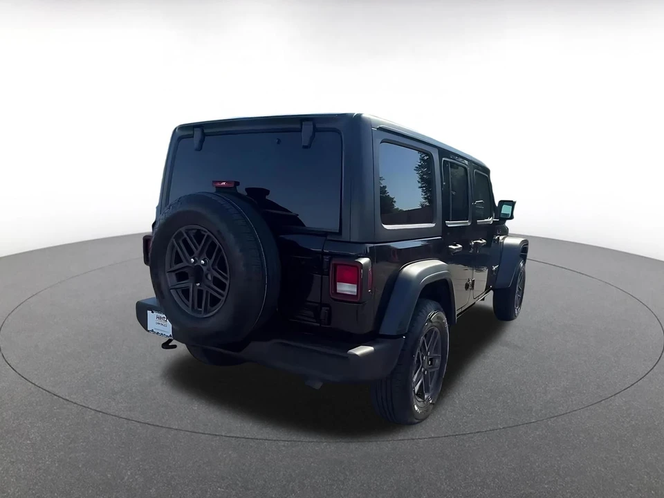 2025 Jeep JL Wrangler - Image 17 of 31