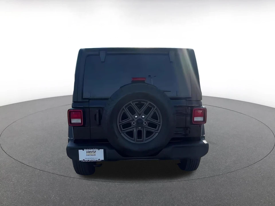 2025 Jeep JL Wrangler - Image 13 of 31