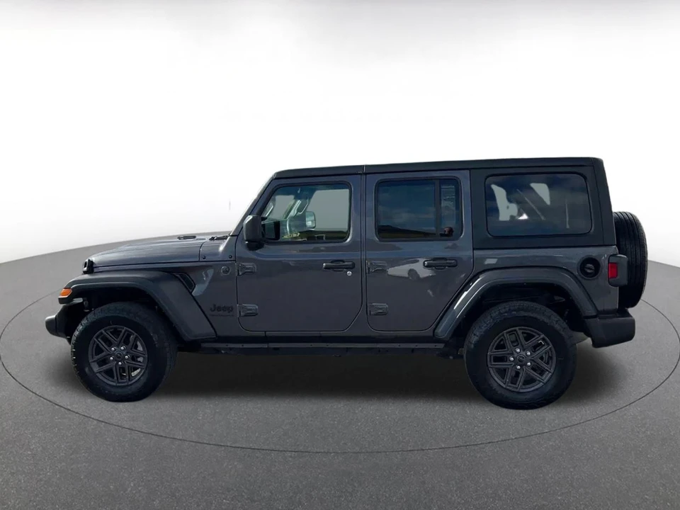 2025 Jeep JL Wrangler - Image 9 of 31