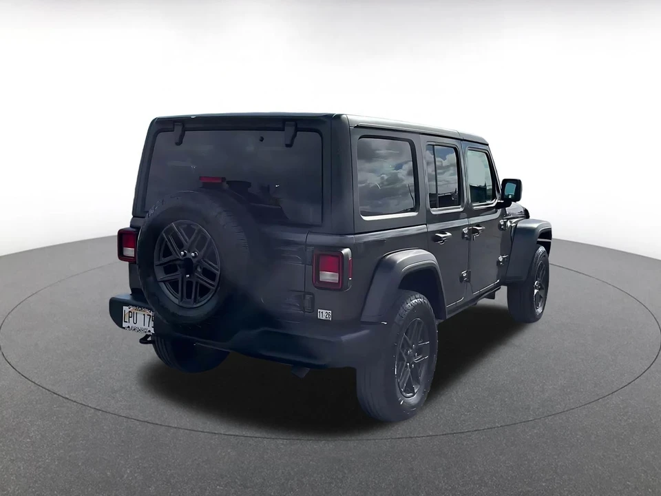2025 Jeep JL Wrangler - Image 15 of 31